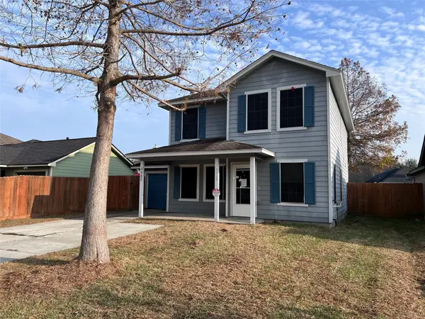 1127 Christmas Point Drive, Bacliff, TX 77518