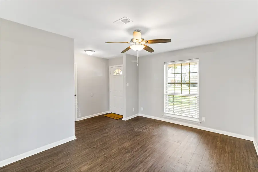 127 Talisman Street, Lake Jackson, TX 77566 - #2