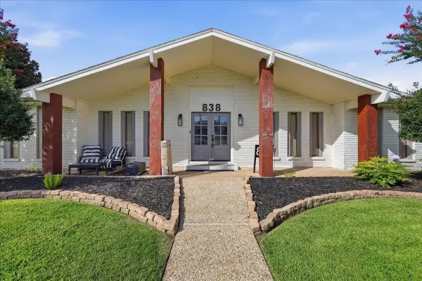 838 Texas Avenue, Port Neches, TX 77651