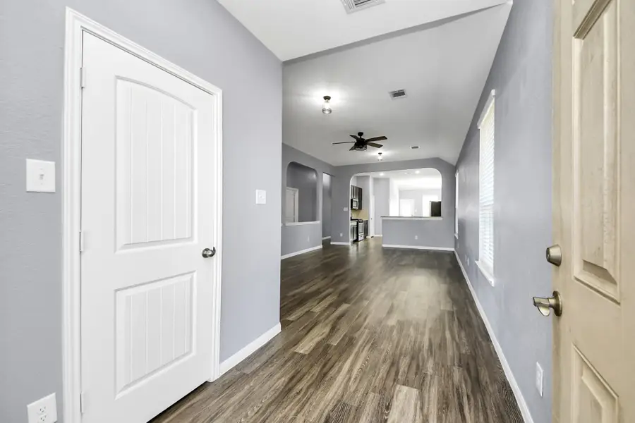 2335 Spring Hollow Drive, Baytown, TX 77521 - Image #2