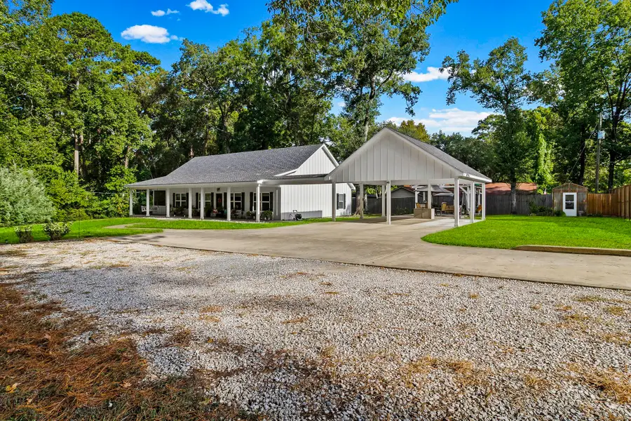 1012 W Jones Street, Livingston, TX 77351 - #3