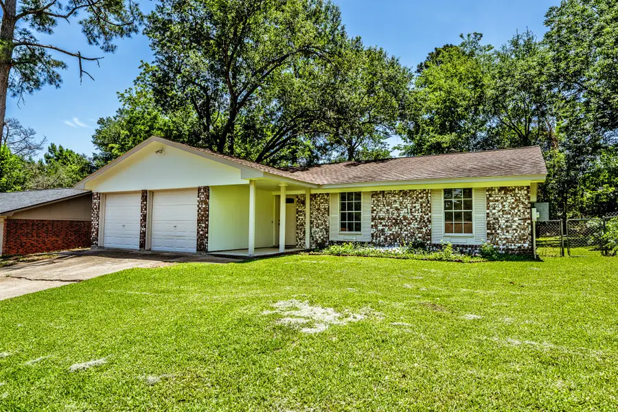 2615 Chimney Rock, Huntsville, TX 77320 - #2