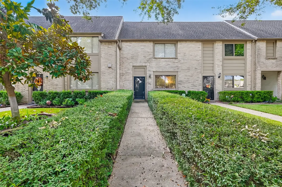 6667 Kentwick Drive #2-19, Houston, TX 77084 - Image #1