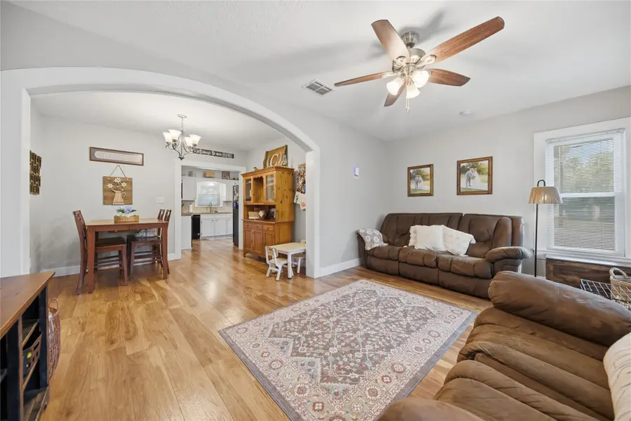 407 N Summit Street, Weimar, TX 78962 - #2