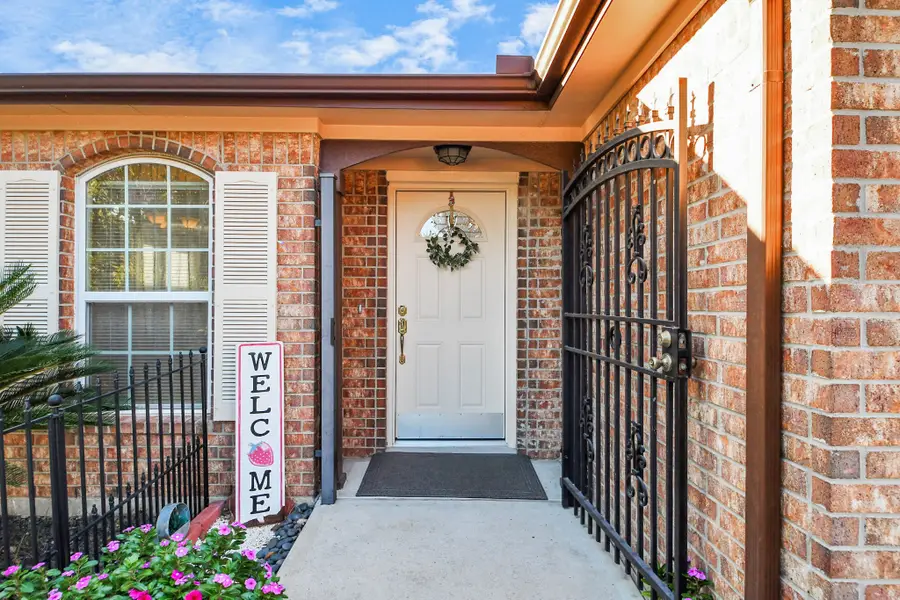 9519 Summer Laurel Lane, Houston, TX 77088 - Image #3