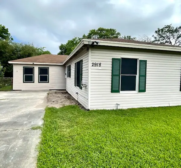 2918 3rd Avenue N, Texas City, TX 77590