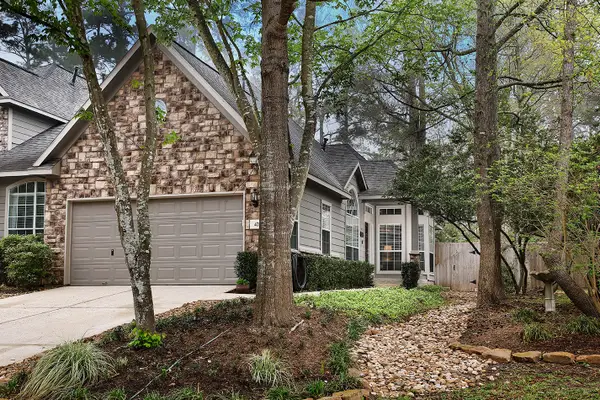 42 Alderon Woods Place, The Woodlands, TX 77382