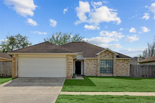 13710 Wood River Drive, Houston, TX 77085