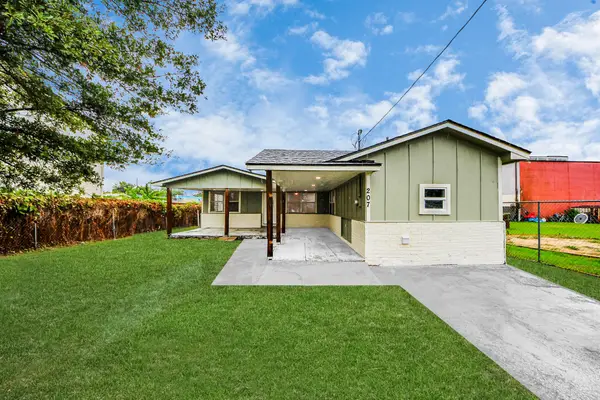 207 E Defee Avenue, Baytown, TX 77520