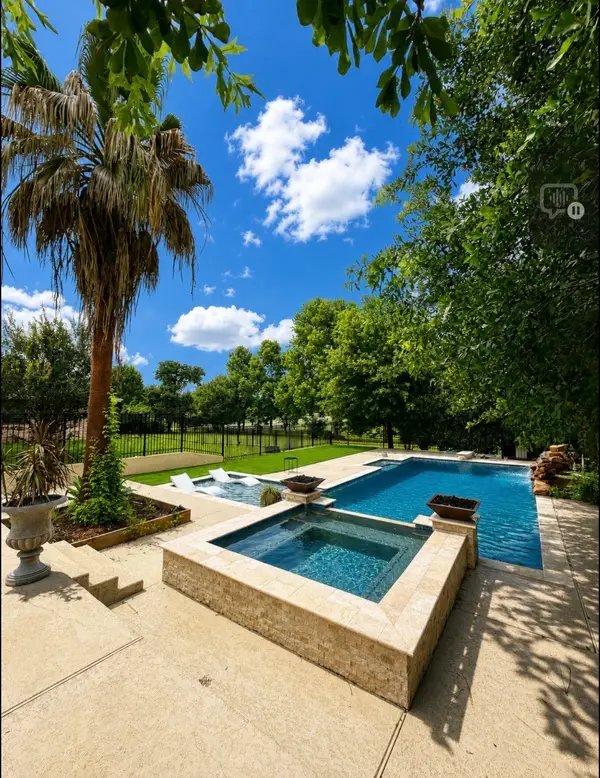 3011 Willow Oak Lane, Sealy, TX 77474
