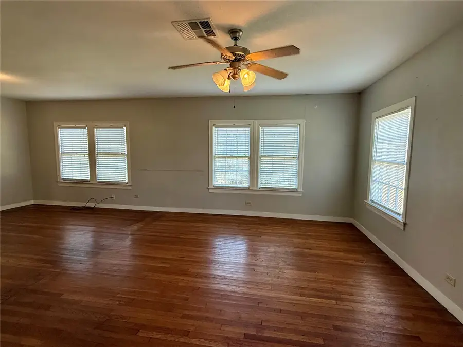 2824 4th Street, Bay City, TX 77414 - Image #3