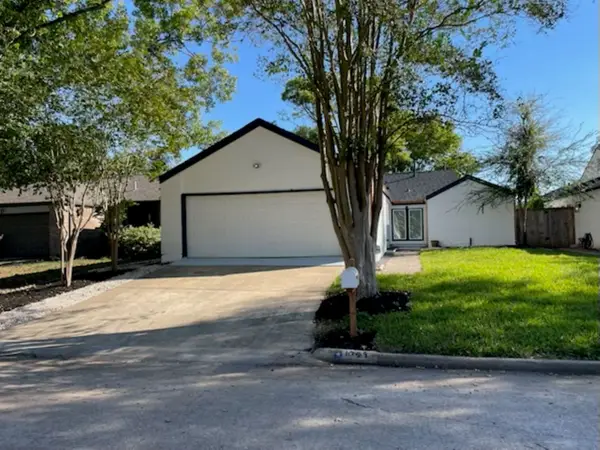 1383 Beaujolais Lane, Houston, TX 77077