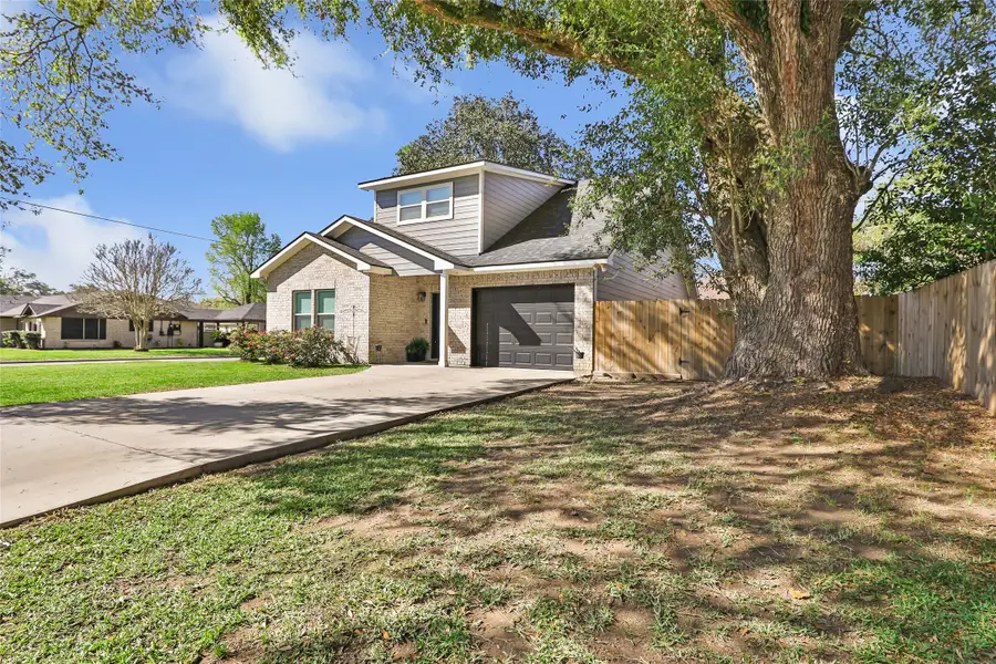 2201 Maple Avenue, Liberty, TX 77575 - #2