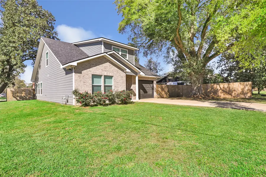 2201 Maple Avenue, Liberty, TX 77575 - #3