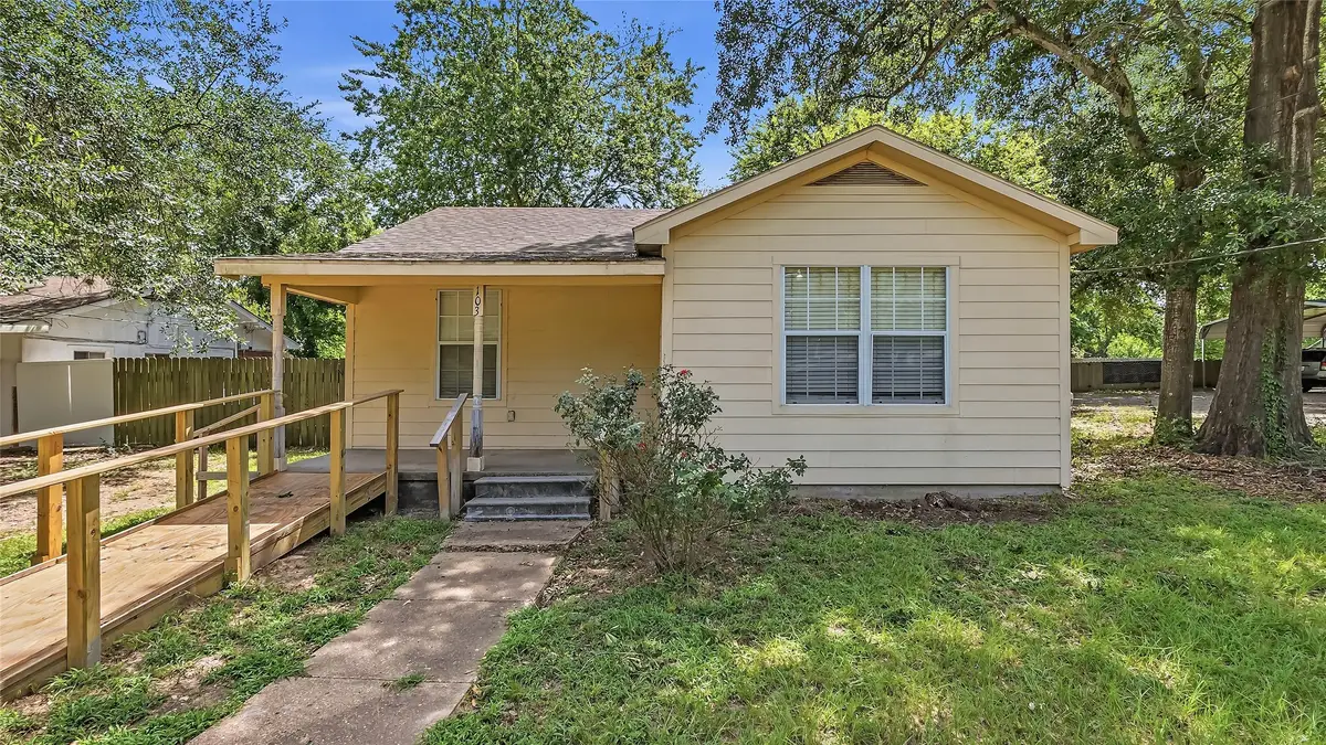 103 N Texas Street, Madisonville, TX 77864 - #1