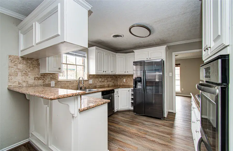 915 Hackberry Street, La Porte, TX 77571 - #3