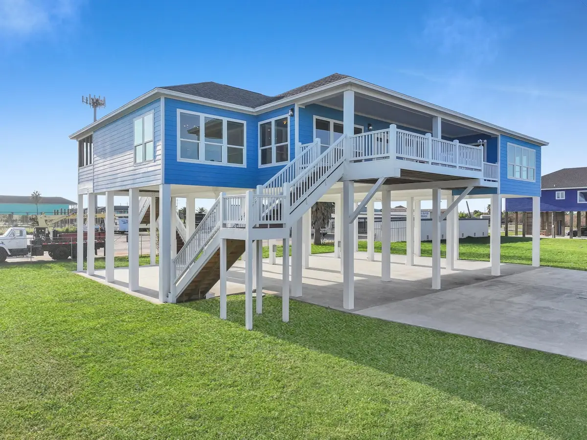 979 Oneal Road, Crystal Beach, TX 77650 - Image #1