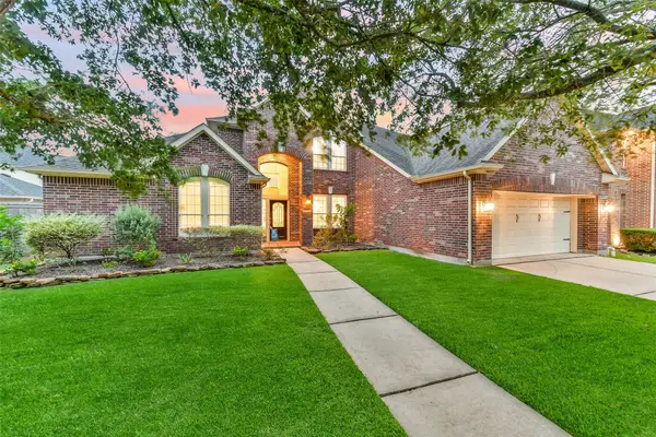 109 Grand Creek Drive, League City, TX 77573