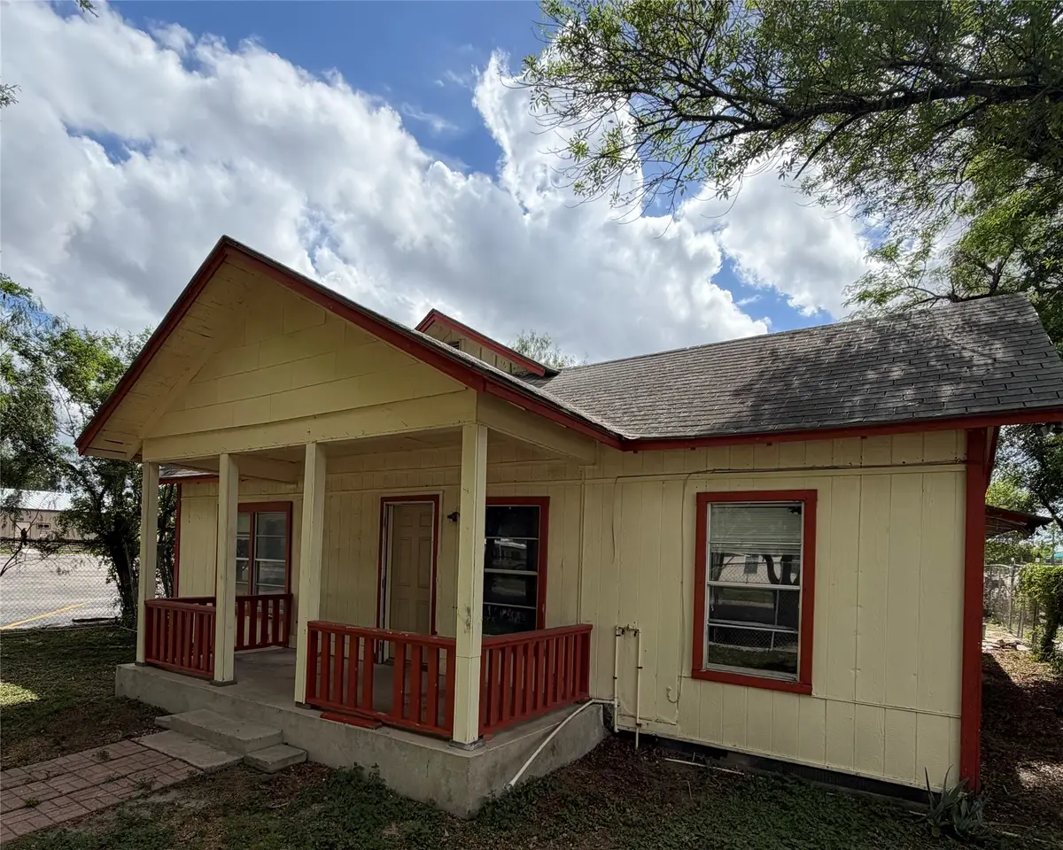 802 E Van Buren Avenue, Harlingen, TX 78550 - #1