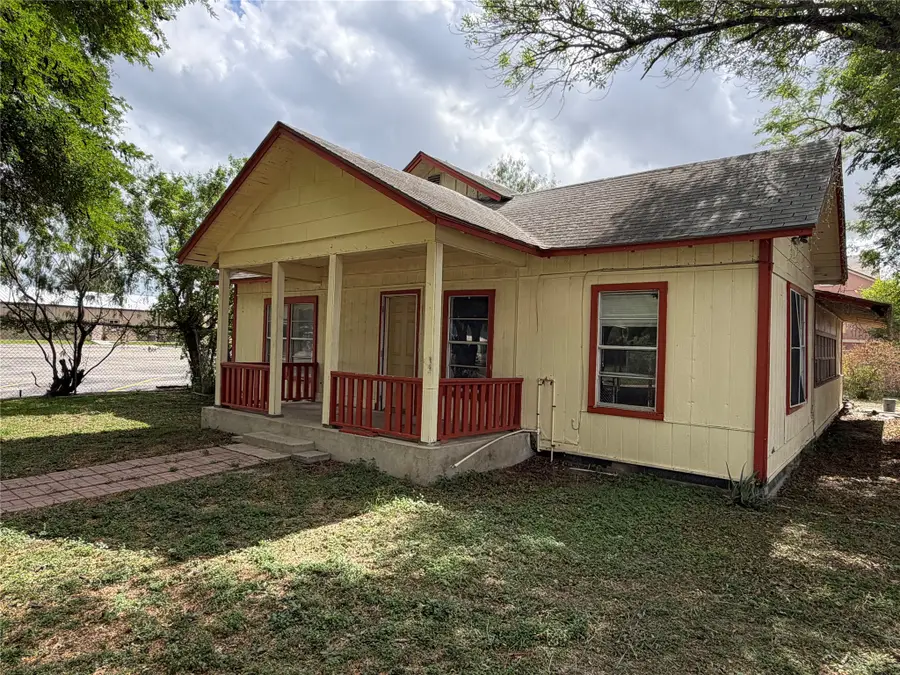 802 E Van Buren Avenue, Harlingen, TX 78550 - #3
