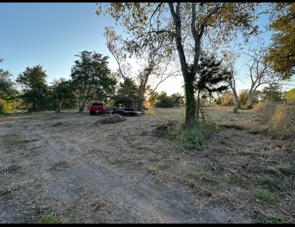 7402 Custer St, Hitchcock, TX 77563