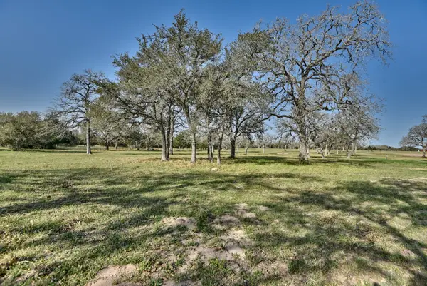 225 Private Road 4007, Hallettsville, TX 77964