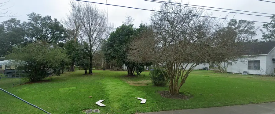 219 W Adoue Street, Alvin, TX 77511 - #3