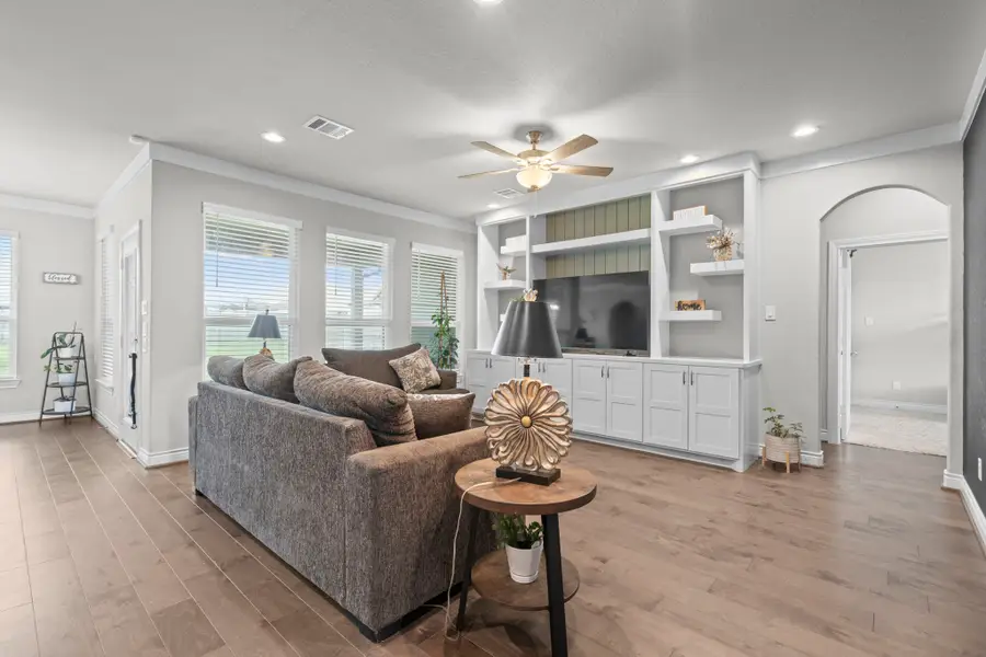 426 Hunters Crossing Drive, Sealy, TX 77474 - #3