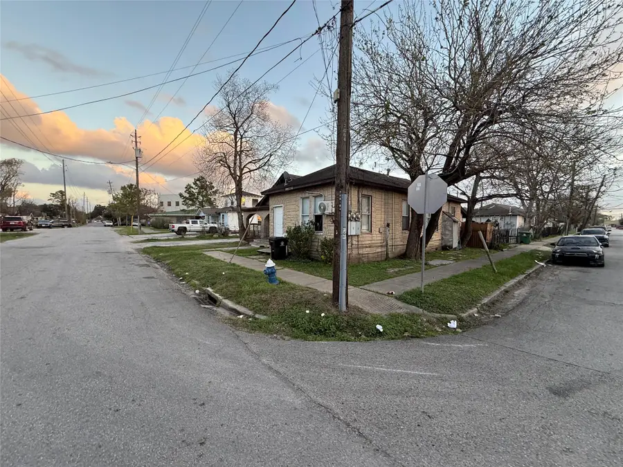 7304 Avenue F, Houston, TX 77011 - #2
