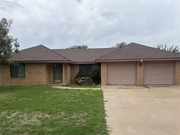 2034 Buffalo Drive, Levelland, TX 79336