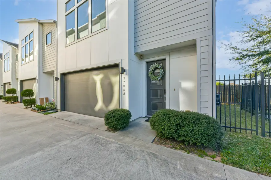 3206 N Macgregor Way #A, Houston, TX 77004 - #3