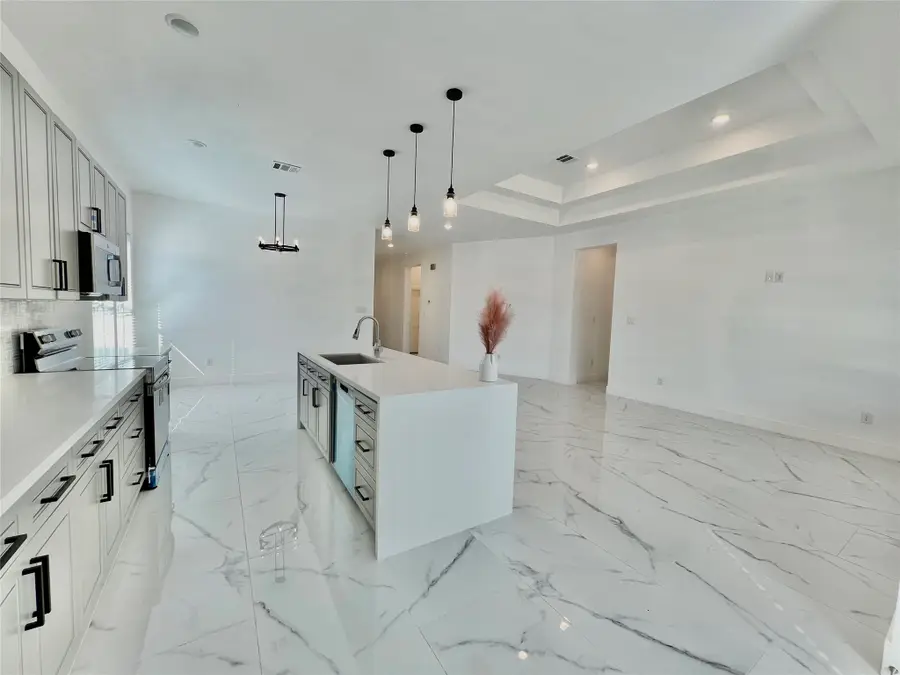 10127 Grover Ln, Houston, TX 77041 - Image #2