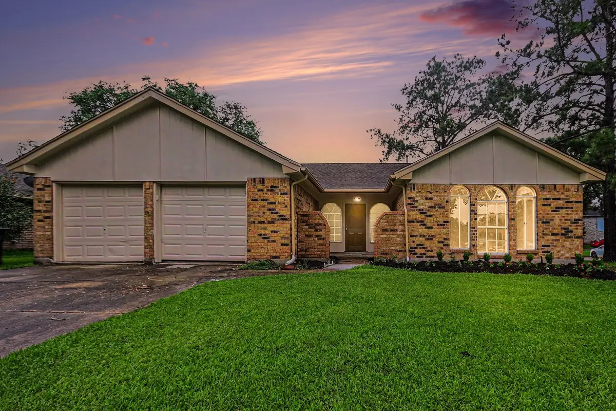 3810 Clover Drive, Alvin, TX 77511 - #1