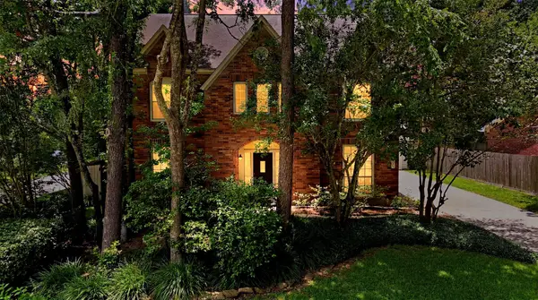 27 N Duskwood Place, The Woodlands, TX 77381