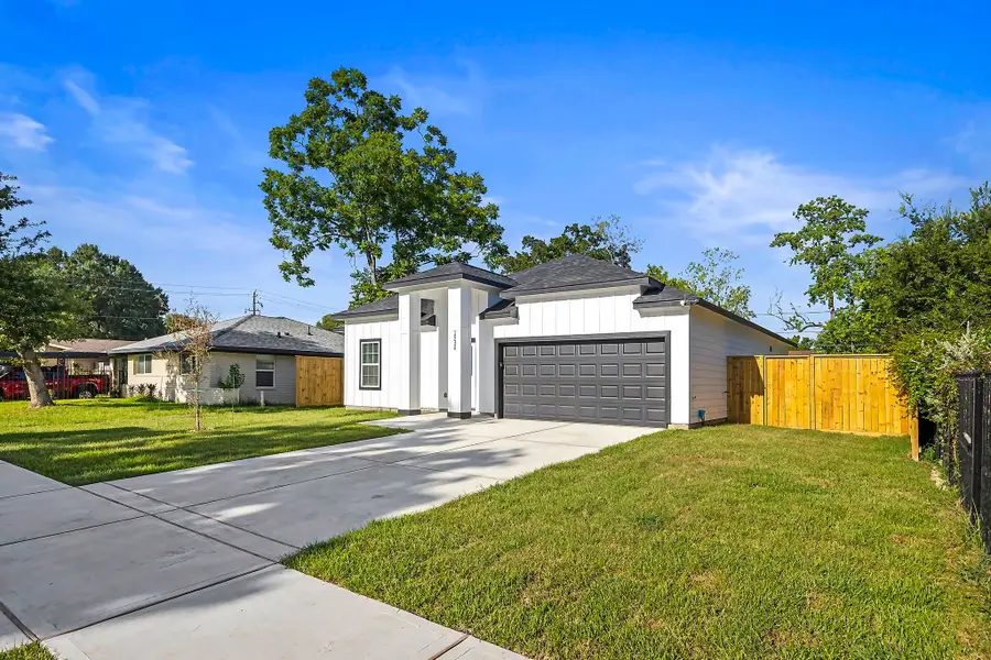 10426 Royal Oaks Drive, Houston, TX 77016 - #3
