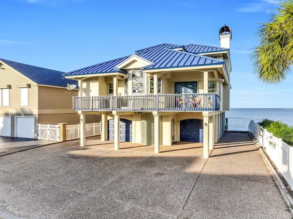 4112 W Bayside Way, Jamaica Beach, TX 77554