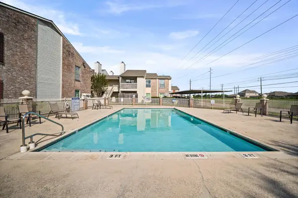 7600 Emmett F Lowry Expressway #314, Texas City, TX 77591