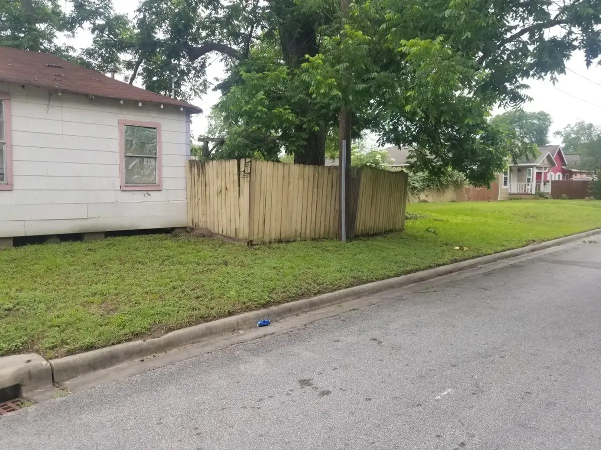 1407 Amundsen Street, Houston, TX 77009 - #1