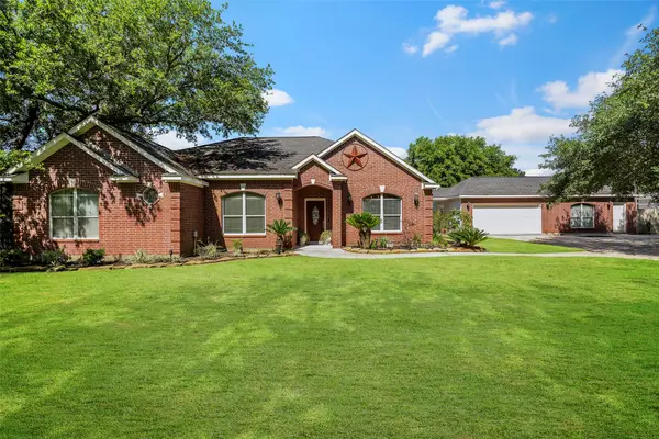 303 Beaumont Drive, Magnolia, TX 77354