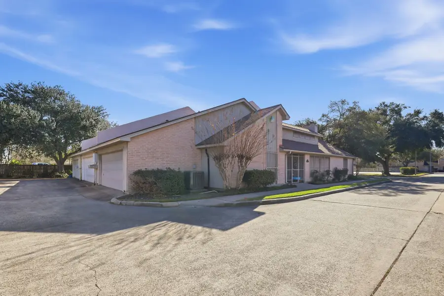 1 Wellington Park, Baytown, TX 77520 - #2