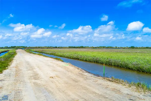 Lot 40 S Tuna Ave, Crystal Beach, TX 77650