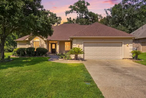 156 April Waters Drive W, Conroe, TX 77356