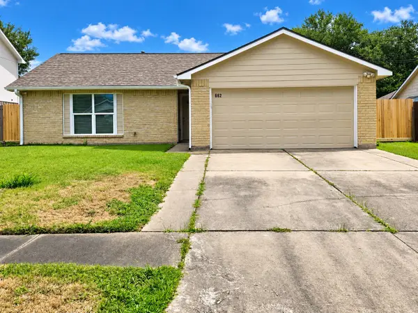 662 Fair Oak Drive, Stafford, TX 77477