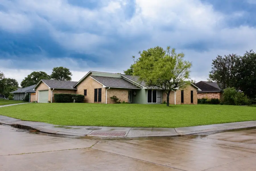 301 Lotus Street, Lake Jackson, TX 77566 - #2