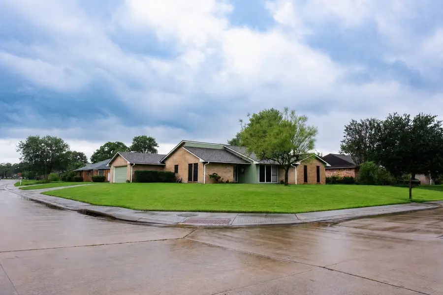 301 Lotus Street, Lake Jackson, TX 77566 - #3