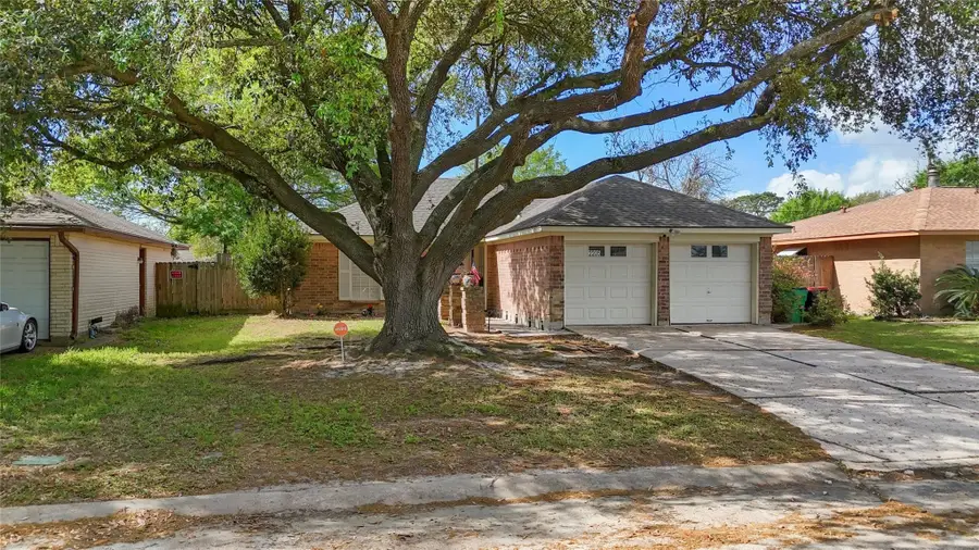 2205 Buchanan Drive, Baytown, TX 77520 - #3