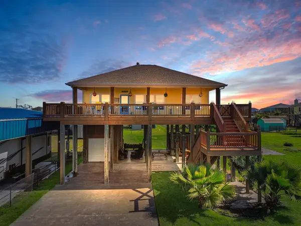 938 Sage Road, Crystal Beach, TX 77650