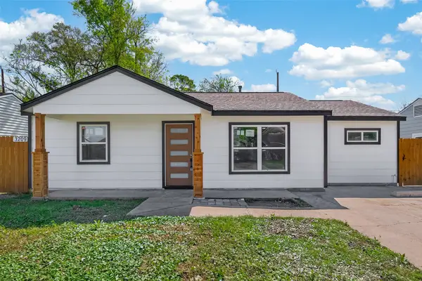 3209 Mccrarey Drive, Houston, TX 77088