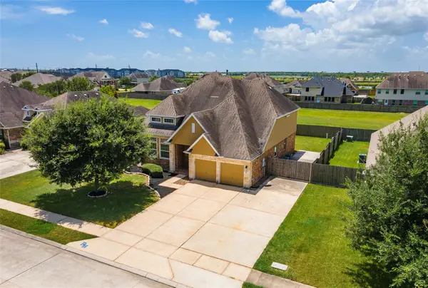 9611 Indian Trail, Mont Belvieu, TX 77523