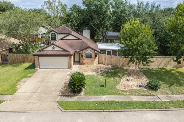 232 Trailride Road Road, Angleton, TX 77515